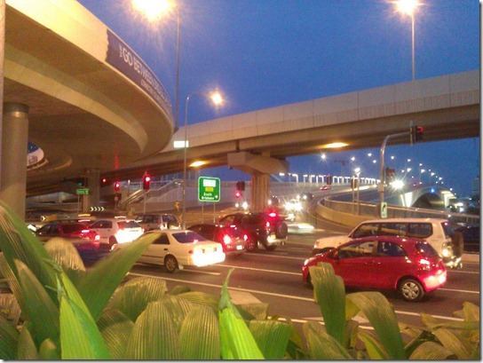 Milton Road and the Go Between at peak hour. Photo by Nic Freeman